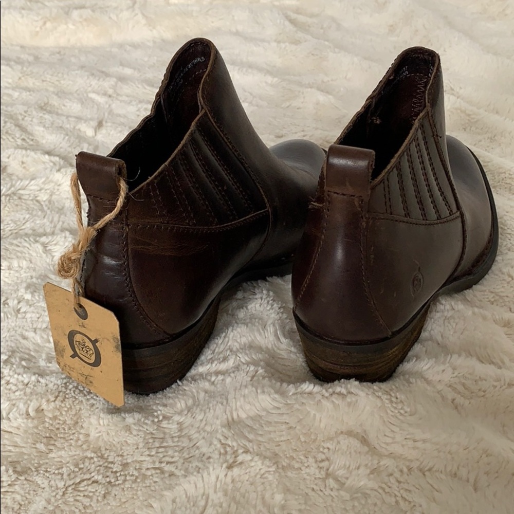 Born Women’s Beebe in Boardwalk Ankle Fashion Boots - Picture 6 of 7